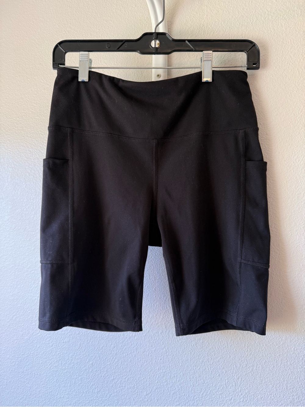 High-Waist Black Women’s Biker Shorts with Side Pockets